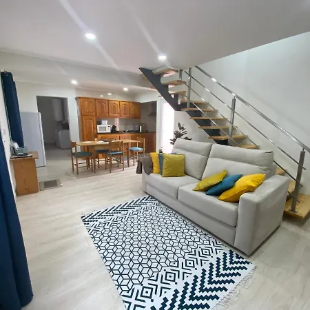 Casa Da Ribeira - Mosteiros (Azores)