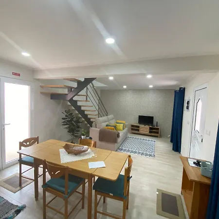 Casa Da Ribeira - Mosteiros (Azores)