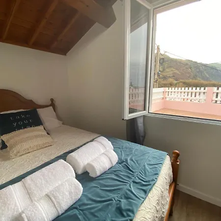 Casa Da Ribeira - Mosteiros *